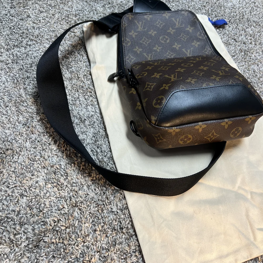 Authentic Louis Vuitton Avenue Sling Bag With Monogram Design - Picture 3 of 5
